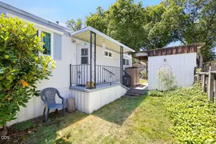3700 Bellinger Ln, Medford, OR 97501 - Photo 17