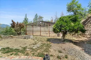 1040 Wards Creek Rd, Rogue River, OR 97537 - Photo 35