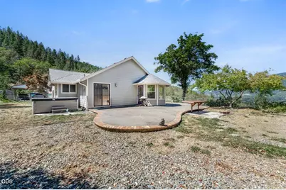 1040 Wards Creek Road, Rogue River, OR 97537 - Photo 33