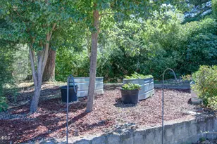 1012 NE Hefley St, Grants Pass, OR 97526 - Photo 23
