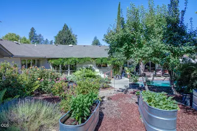 1012 NE Hefley Street, Grants Pass, OR 97526 - Photo 19