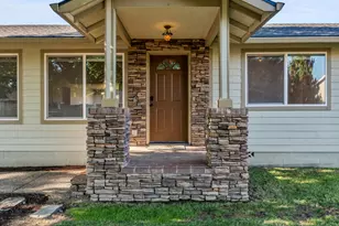 36 Wildwood Dr, Eagle Point, OR 97524 - Photo 11