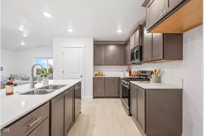 4090 SW Obsidian Avenue #78, Redmond, OR 97756 - Photo 11