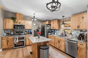 17876 R U Guelfi Rd, Bend, OR 97707 - Photo 5