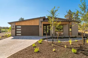 22985 Ghost Tree Ln, Bend, OR 97701 - Photo 3