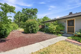 2516 Sandy Terrace, Medford, OR 97504 - Photo 3
