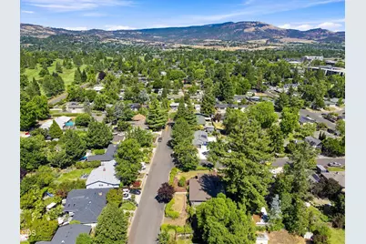 2516 Sandy Terrace, Medford, OR 97504 - Photo 49