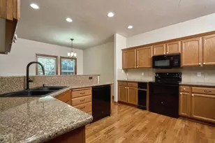 238 Fieldbrook Ct, Medford, OR 97504 - Photo 21