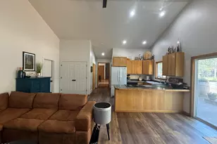 54474 Huntington Rd, Bend, OR 97707 - Photo 3