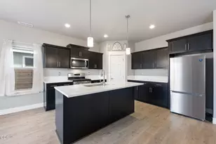 20606 SE Slate Ave, Bend, OR 97702 - Photo 5
