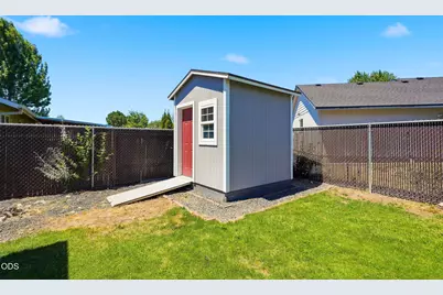 747 NE Black Bear Street, Prineville, OR 97754 - Photo 27