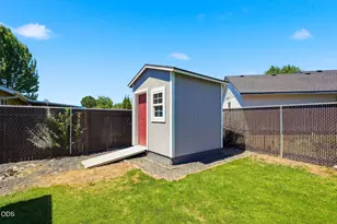 747 NE Blackbear St, Prineville, OR 97754 - Photo 27