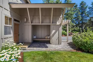 57163 Fremont Dr, Sunriver, OR 97707 - Photo 3