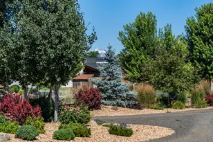 4137 NW 39th Dr, Redmond, OR 97756 - Photo 5