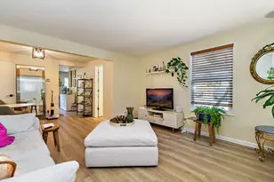 329 N Main St, Ashland, OR 97520 - Photo 3