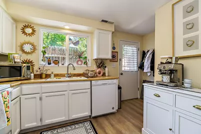 329 N Main Street #8, Ashland, OR 97520 - Photo 7