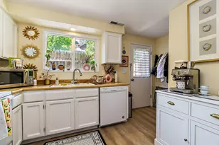 329 N Main St, Ashland, OR 97520 - Photo 7