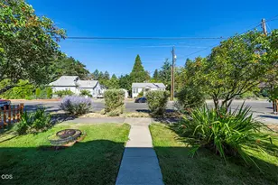 709 NW 2nd St, Grants Pass, OR 97526 - Photo 1