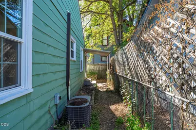 709 NW 2nd Street, Grants Pass, OR 97526 - Photo 23