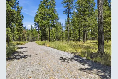 17043 Elsinore Road, Bend, OR 97707 - Photo 5