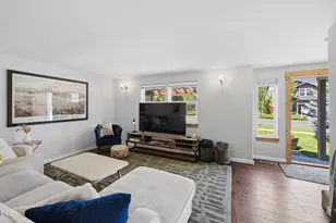 664 NE Providence Dr, Bend, OR 97701 - Photo 5