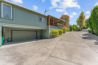 830 SW Bryn Court, Grants Pass, OR 97527 - Photo 33