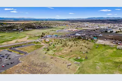 1865 SW Chevrolet Drive, Madras, OR 97741 - Photo 3