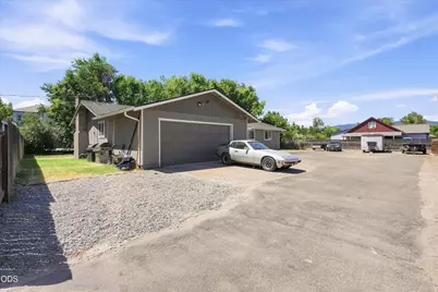 2721 Howard Avenue, Medford, OR 97501 - Photo 5
