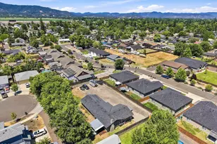 2721 Howard Ave, Medford, OR 97501 - Photo 37