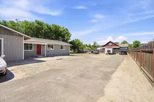 2721 Howard Ave, Medford, OR 97501 - Photo 3