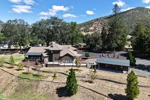 1600 N Second Ave, Gold Hill, OR 97525 - Photo 5