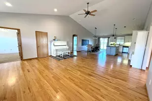 918 Win Way, Eagle Point, OR 97524 - Photo 9