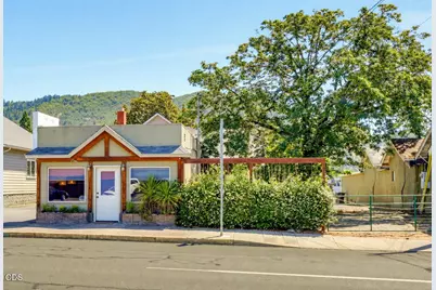 1215 NE 6th Street, Grants Pass, OR 97526 - Photo 1