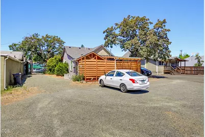1215 NE 6th Street, Grants Pass, OR 97526 - Photo 15