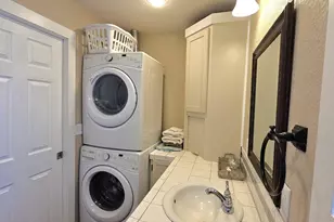 1215 NE 6th St, Grants Pass, OR 97526 - Photo 17