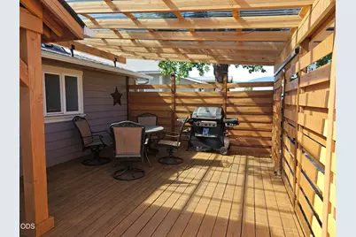 1215 NE 6th Street, Grants Pass, OR 97526 - Photo 1