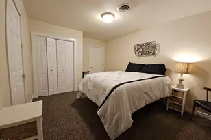 1215 NE 6th St, Grants Pass, OR 97526 - Photo 5