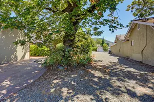 1215 NE 6th St, Grants Pass, OR 97526 - Photo 19