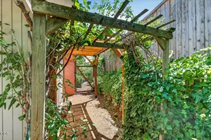 635 Chestnut St, Ashland, OR 97520 - Photo 25