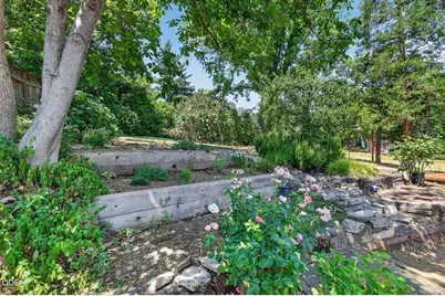 635 Chestnut Street, Ashland, OR 97520 - Photo 25