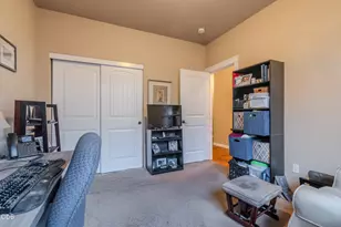 751 Tivoli Dr, Medford, OR 97501 - Photo 7