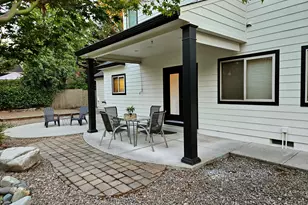 241 Fieldbrook Ct, Medford, OR 97504 - Photo 23