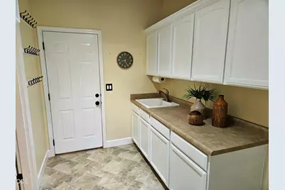 241 Fieldbrook Court, Medford, OR 97504 - Photo 15