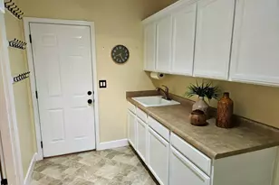 241 Fieldbrook Ct, Medford, OR 97504 - Photo 15