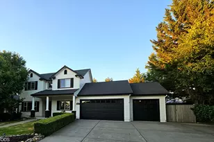 241 Fieldbrook Ct, Medford, OR 97504 - Photo 5