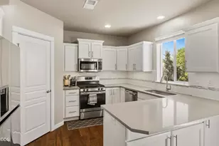 1825 NE Kristi, Bend, OR 97701 - Photo 17
