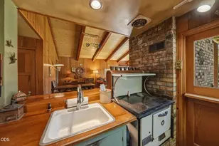 13101 SW Blakley Ln, Camp Sherman, OR 97730 - Photo 19