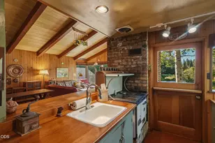 13101 SW Blakley Ln, Camp Sherman, OR 97730 - Photo 17