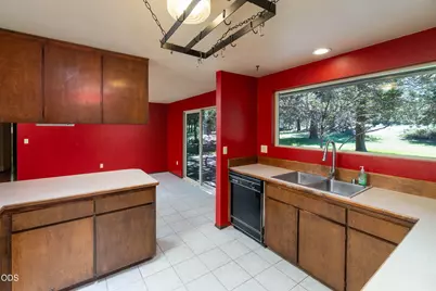 61485 Maid Marian Court, Bend, OR 97702 - Photo 9