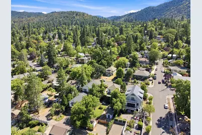 541 Fairview Street, Ashland, OR 97520 - Photo 41